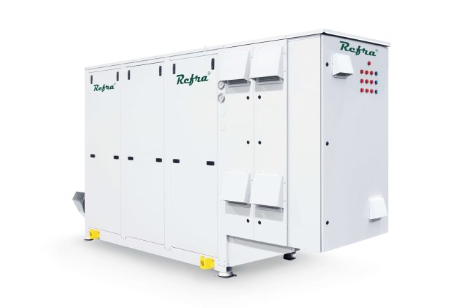 Refra Oasis Tribus liquid cooled chillers from the right side with controller