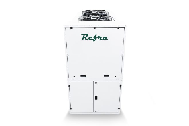Industrial air cooled chiller for refrigeration systems in a white frame manufactured by Refra
