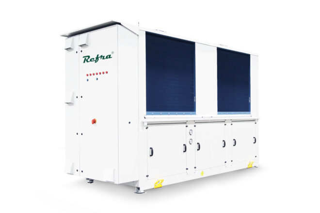 Air to water reversible Ignis heat pump manufactured by Refra from the right side