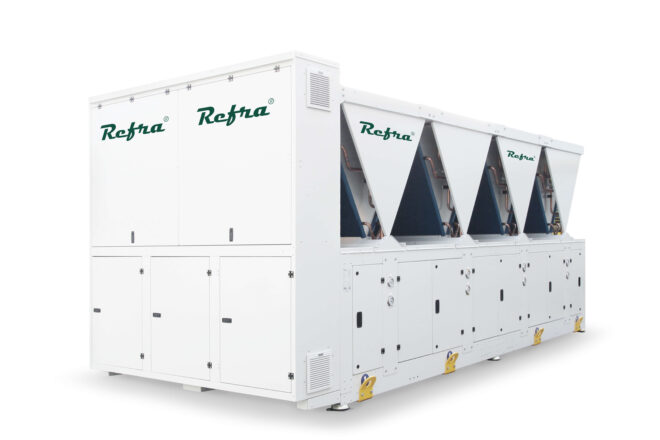 Air cooled propane chillers Galaxy Quad manufactured by Refra from the left side