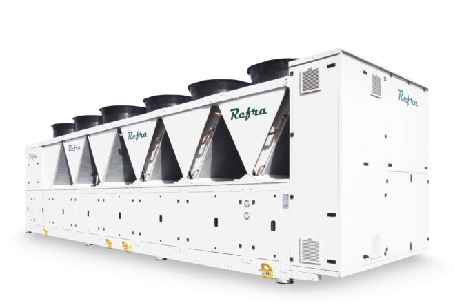 Air cooled propane chillers Galaxy Quad with full box manufactured by Refra from the left side