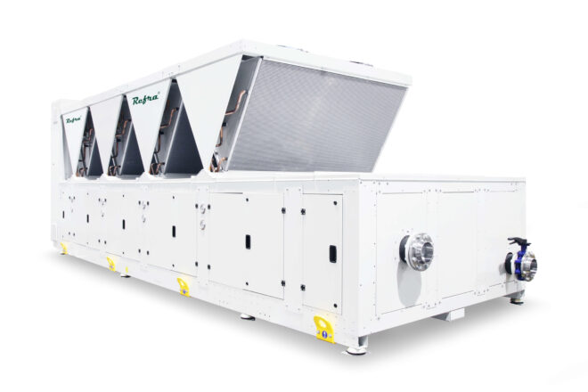 Air cooled propane chillers Galaxy Quad with half box manufactured by Refra from the right back side