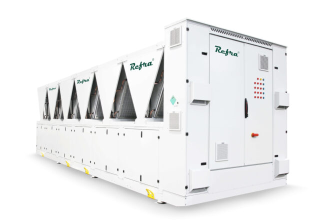 Air cooled propane chillers Galaxy Quad manufactured by Refra from the right side