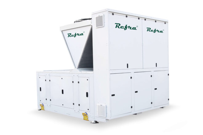 Air cooled propane chillers Galaxy Solo with half box manufactured by Refra from the left side