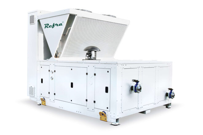 Air cooled propane chillers Galaxy Solo with half box manufactured by Refra from the back left side