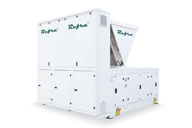 Air cooled propane chillers Galaxy Solo with half box manufactured by Refra from the right side