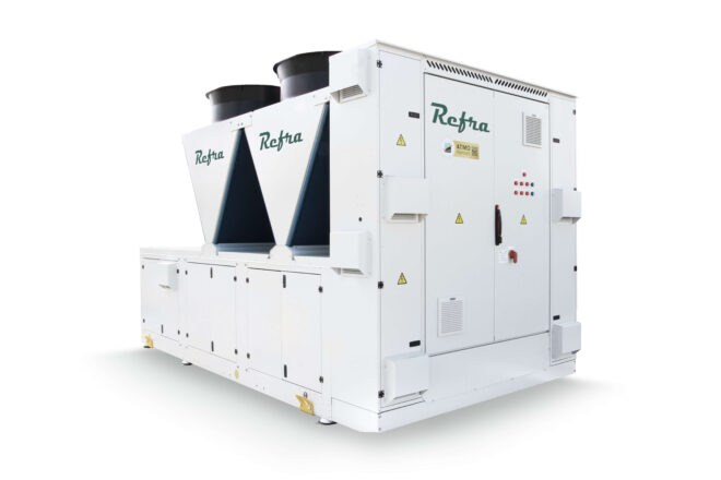 Air cooled propane chillers Galaxy with half box manufactured by Refra from the left side