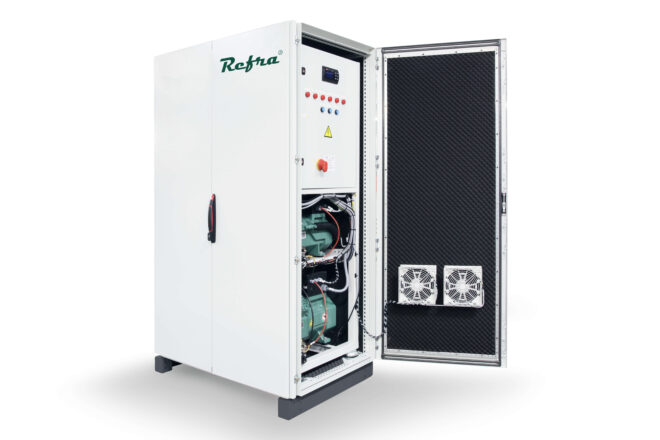 CO2 Light refrigeration system manufactured by Refra partially open from the right side