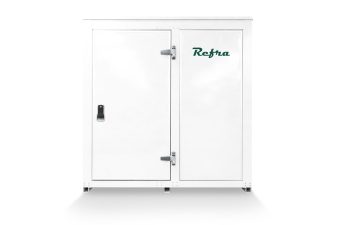 transcritical CO2 refrigeration system manufactured by refra in a white walk in container